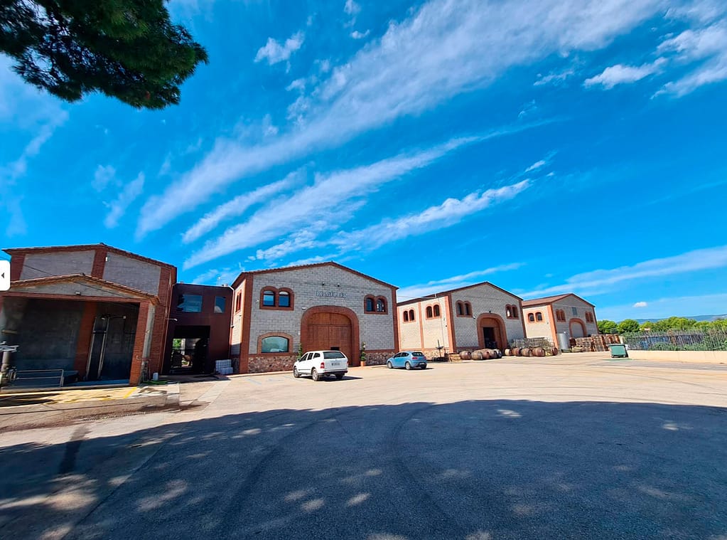 Exterior del celler De Muller.