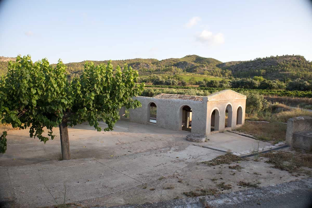 Fotografia de l'exterior de la font del Molar.